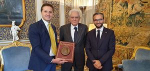 Consegna della collana sui grandi artisti rinascimentali al presidente Mattarella
