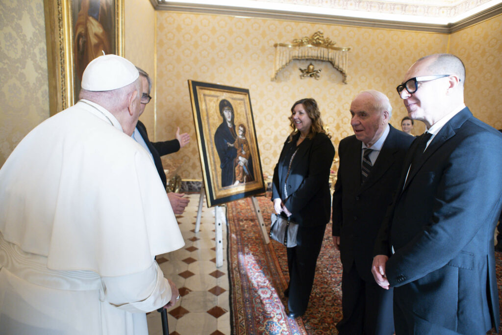 Città del Vaticano 12 gennaio 2024: Dono della Salus Populi Romani a papa Francesco 2