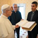 Gli auguri dei lettori di Famiglia Cristiana a Papa Leone XIV e il nostro regalo: la Bibbia del Giubileo 3