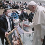 Quadro san Giuseppe con Bambino consegnato a Papa Francesco